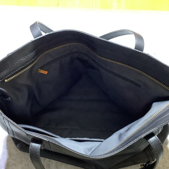 Black Fossil Leather Tote Bag - Picture 3 of 8